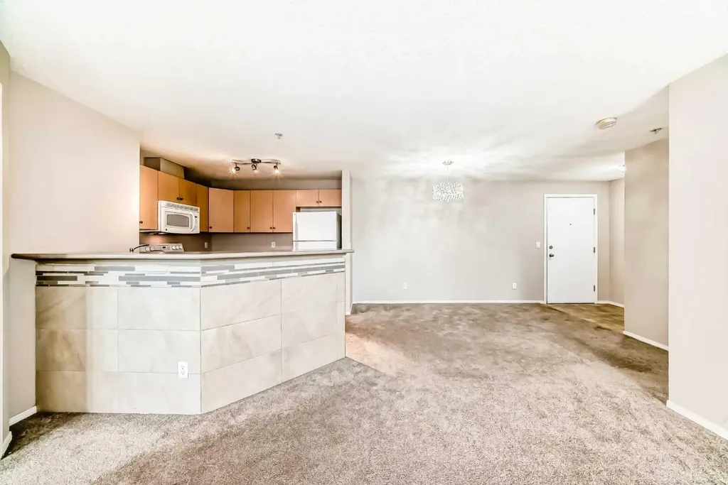 10 Prestwick Bay SE Calgary AB T2Z 0E6