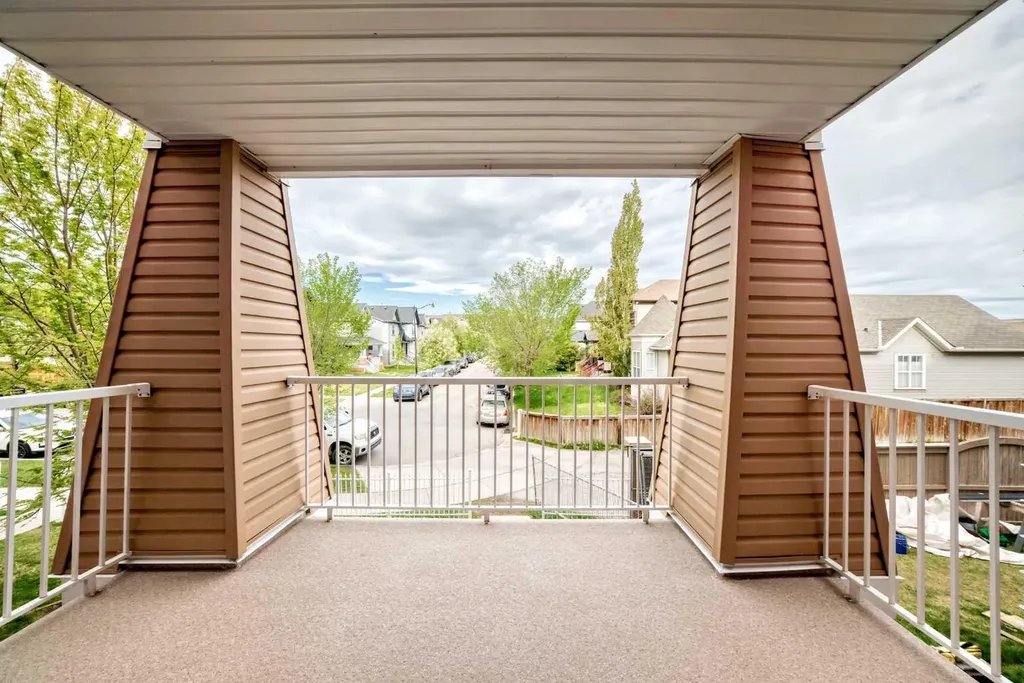 10 Prestwick Bay SE Calgary AB T2Z 0E6