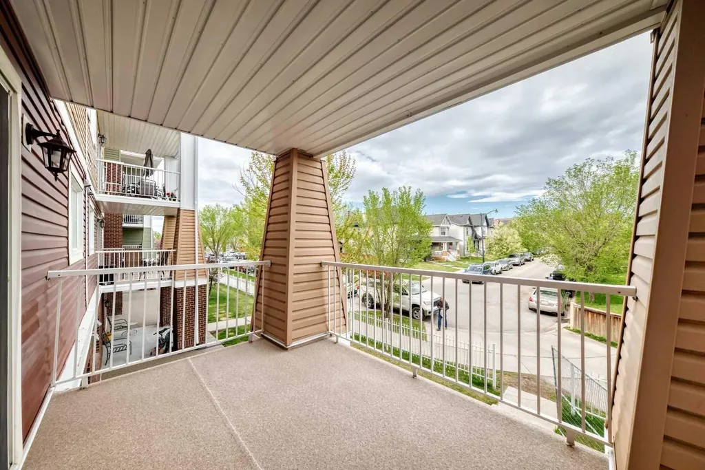 10 Prestwick Bay SE Calgary AB T2Z 0E6