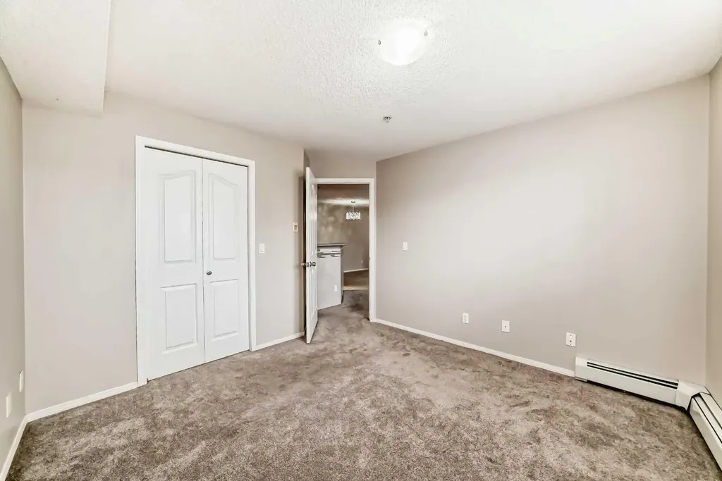10 Prestwick Bay SE Calgary AB T2Z 0E6
