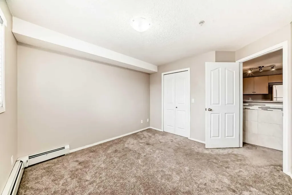 10 Prestwick Bay SE Calgary AB T2Z 0E6