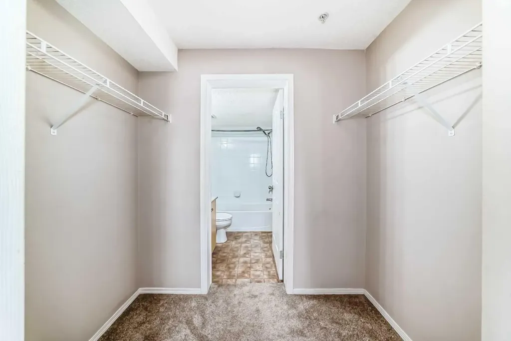 10 Prestwick Bay SE Calgary AB T2Z 0E6