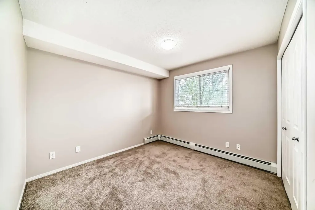 10 Prestwick Bay SE Calgary AB T2Z 0E6
