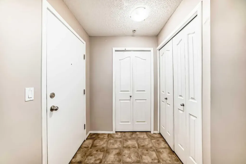 10 Prestwick Bay SE Calgary AB T2Z 0E6