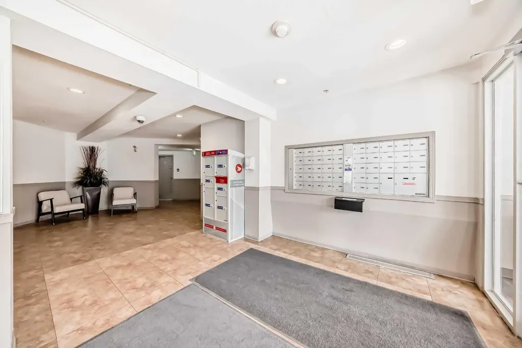10 Prestwick Bay SE Calgary AB T2Z 0E6