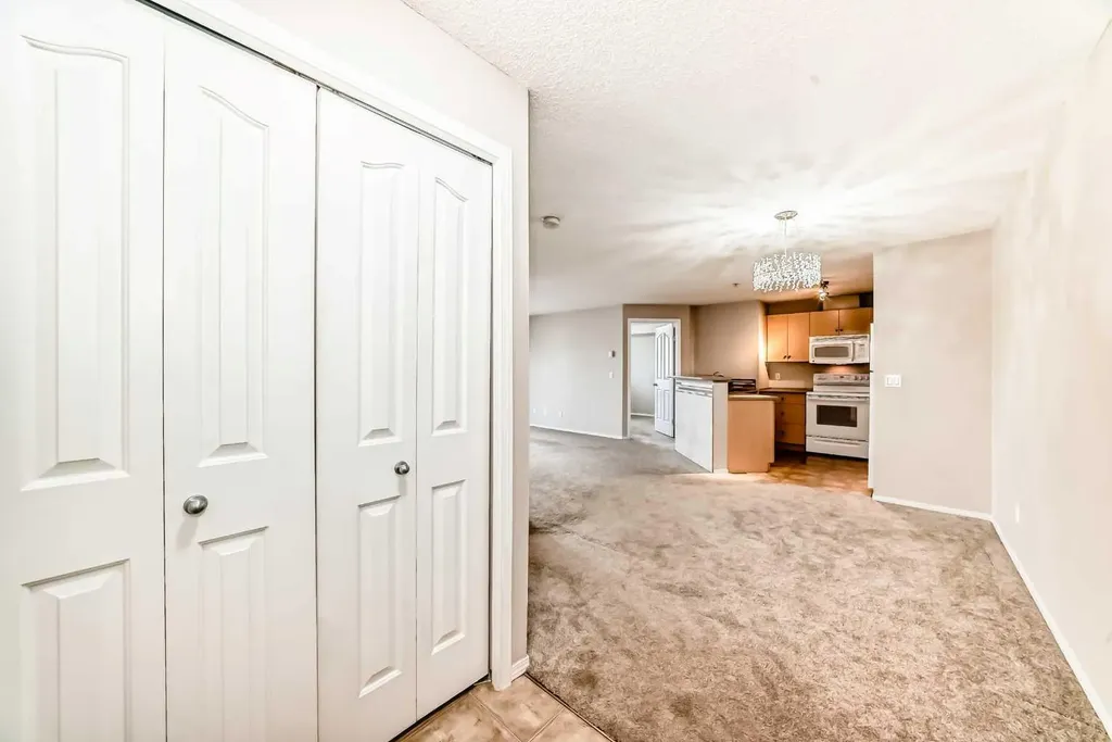 10 Prestwick Bay SE Calgary AB T2Z 0E6