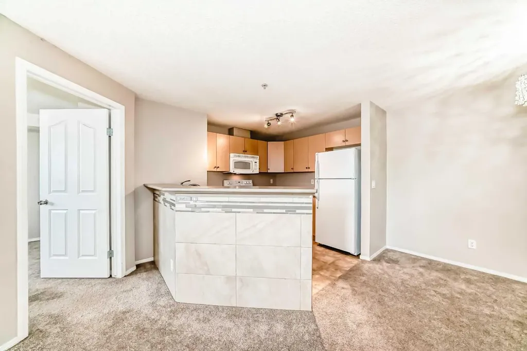 10 Prestwick Bay SE Calgary AB T2Z 0E6