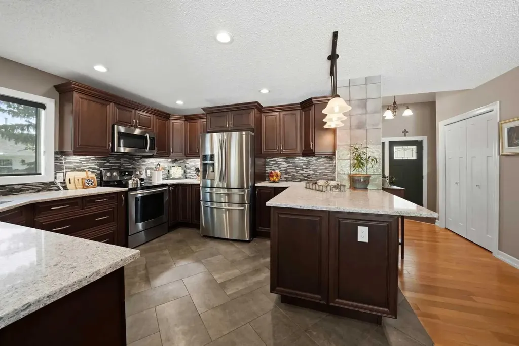 112 Denison Crescent Red Deer AB T4R 2G1