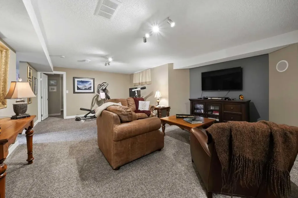 112 Denison Crescent Red Deer AB T4R 2G1