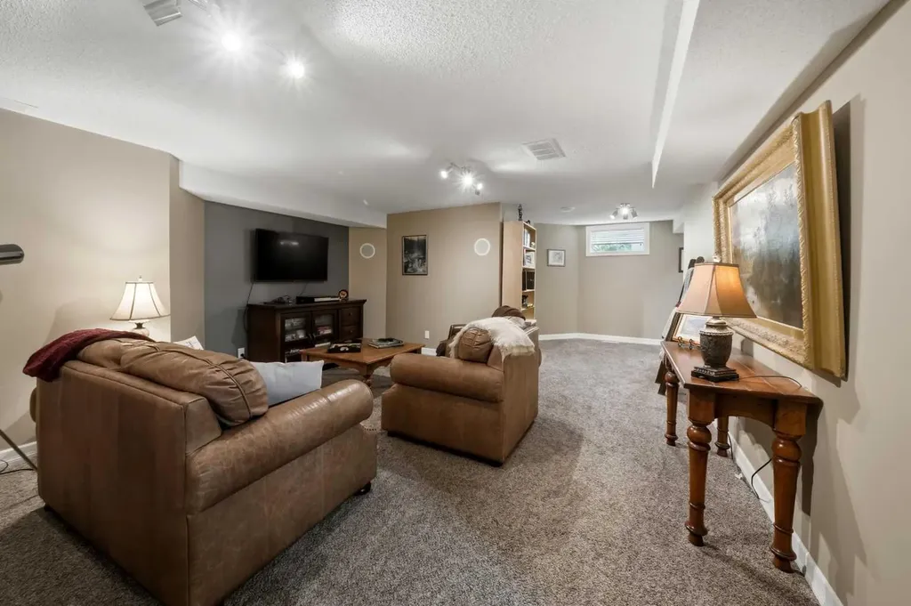 112 Denison Crescent Red Deer AB T4R 2G1