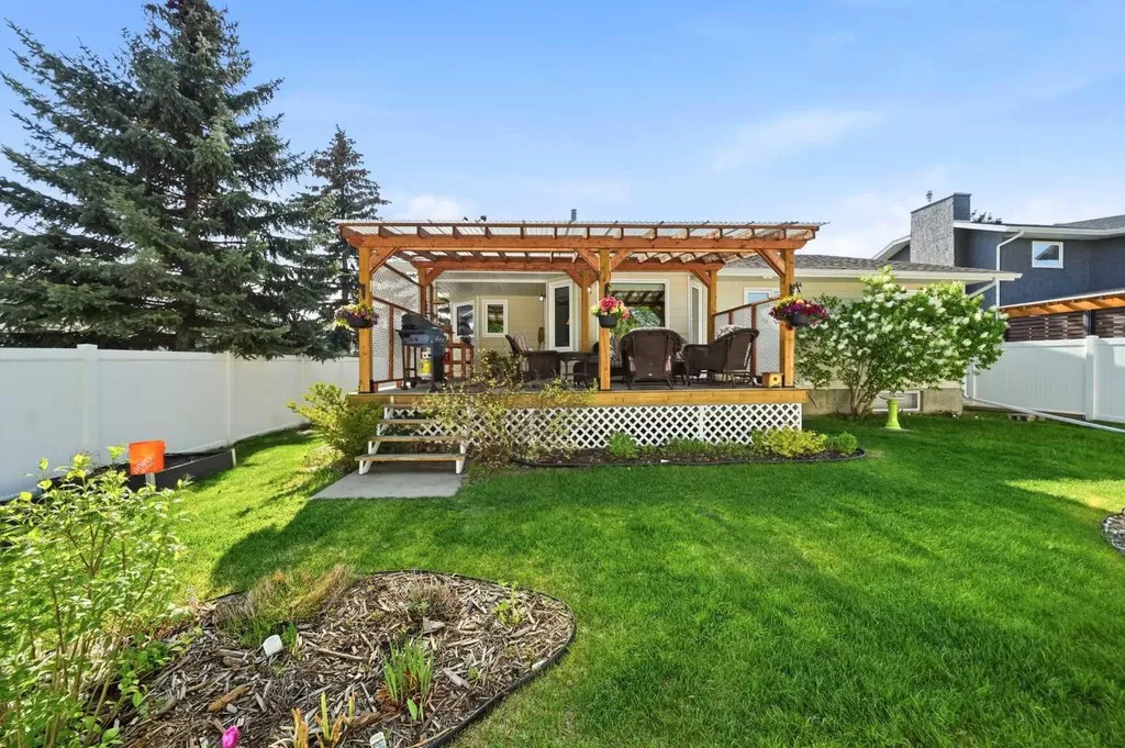 112 Denison Crescent Red Deer AB T4R 2G1