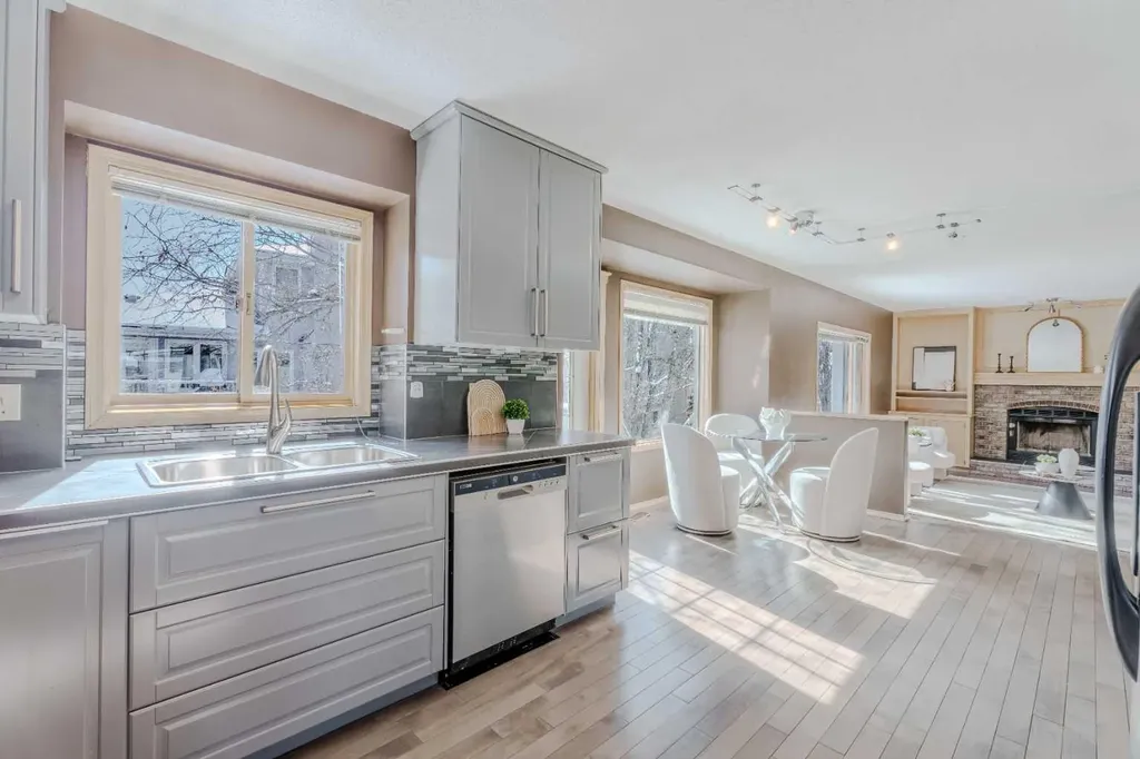 135 Canterbury Court SW Calgary AB T2W6C1