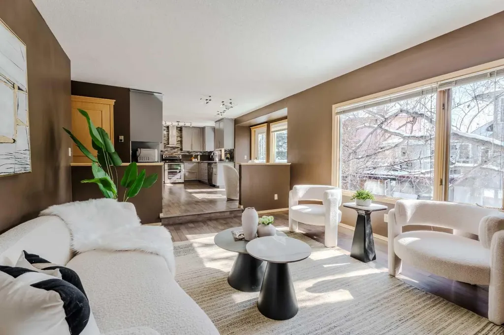 135 Canterbury Court SW Calgary AB T2W6C1