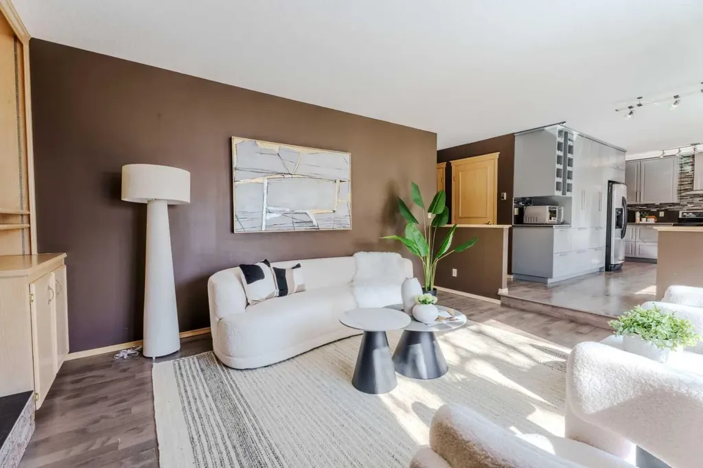 135 Canterbury Court SW Calgary AB T2W6C1