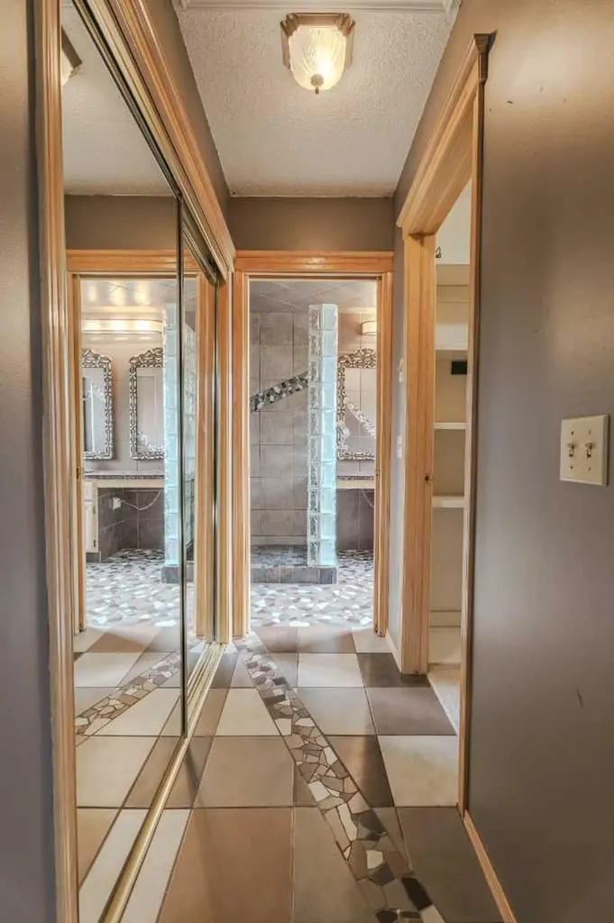 135 Canterbury Court SW Calgary AB T2W6C1