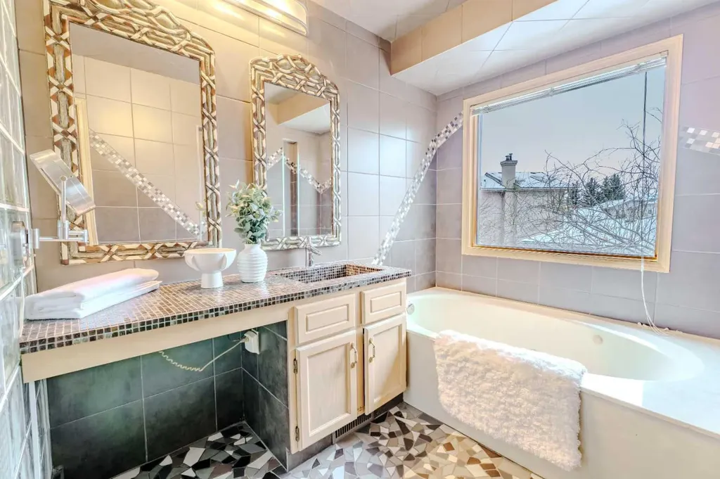 135 Canterbury Court SW Calgary AB T2W6C1