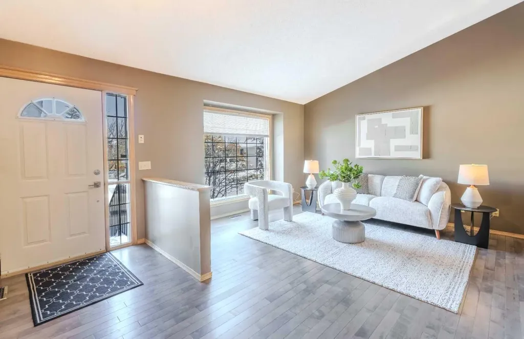 135 Canterbury Court SW Calgary AB T2W6C1