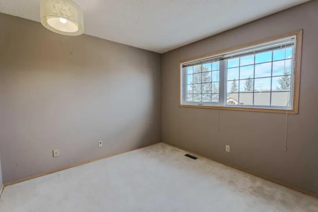 135 Canterbury Court SW Calgary AB T2W6C1