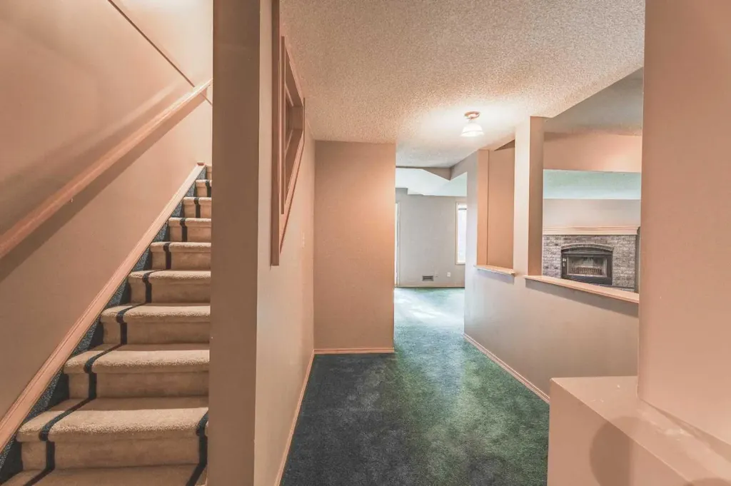 135 Canterbury Court SW Calgary AB T2W6C1