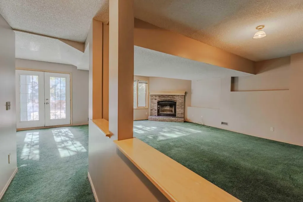135 Canterbury Court SW Calgary AB T2W6C1