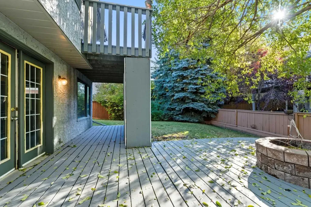135 Canterbury Court SW Calgary AB T2W6C1