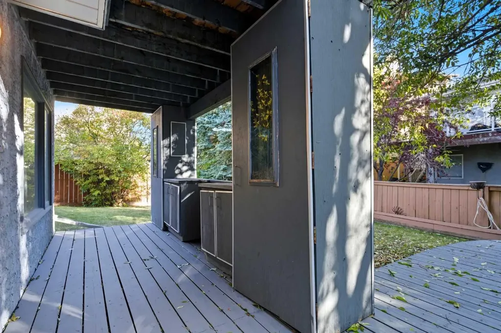 135 Canterbury Court SW Calgary AB T2W6C1