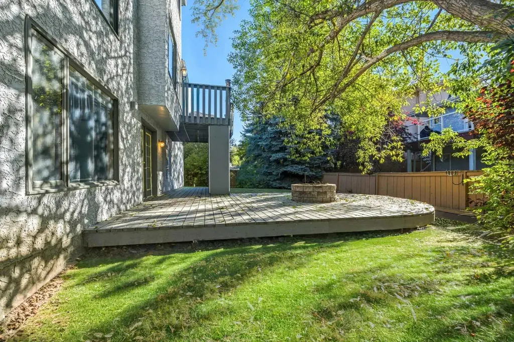 135 Canterbury Court SW Calgary AB T2W6C1