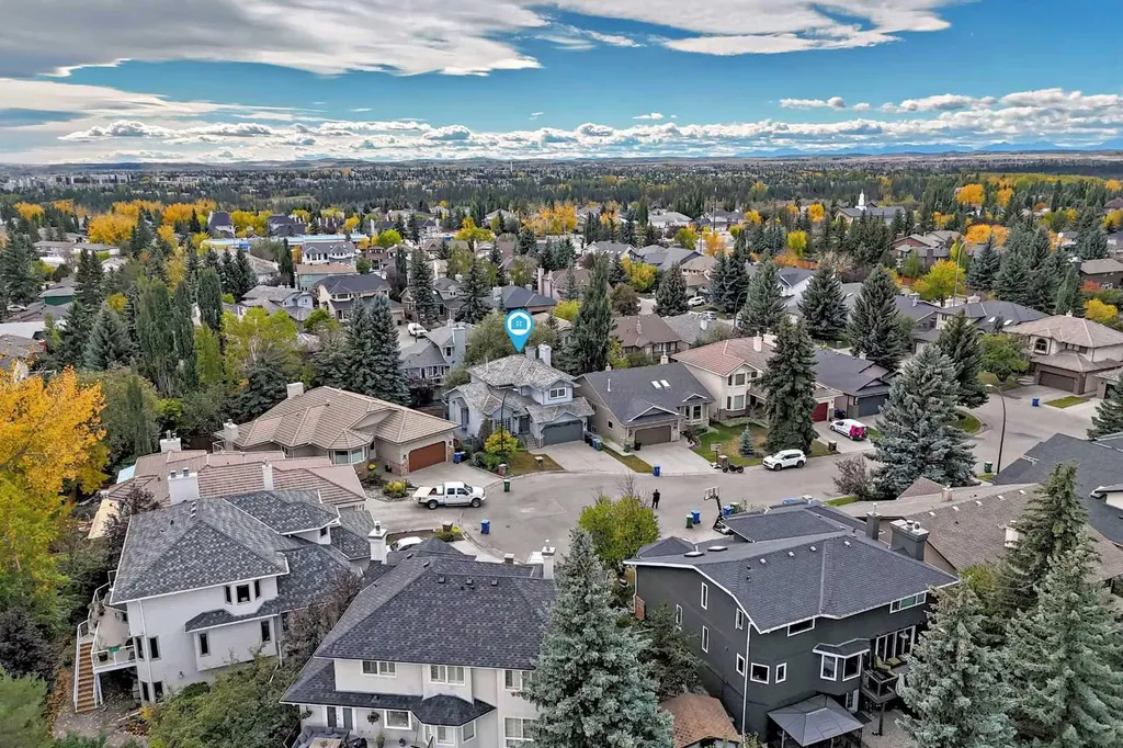 135 Canterbury Court SW Calgary AB T2W6C1