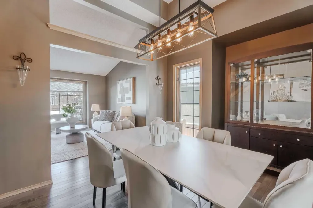 135 Canterbury Court SW Calgary AB T2W6C1