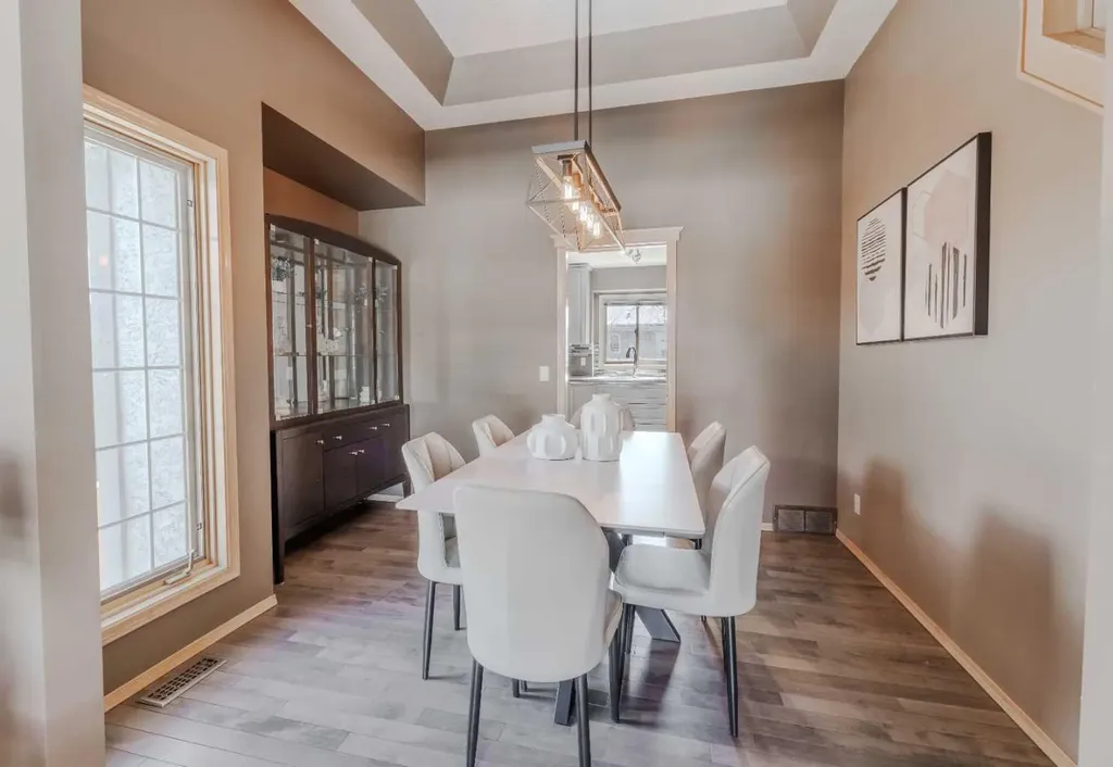 135 Canterbury Court SW Calgary AB T2W6C1