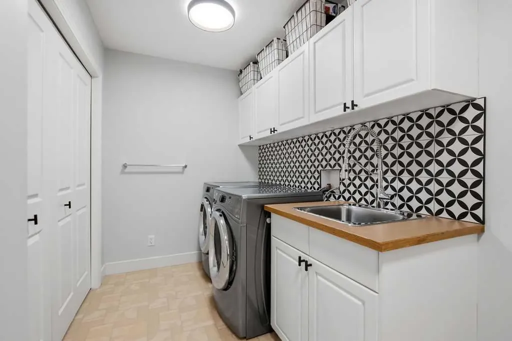 2727 6 Street NE Calgary AB T2E 8Y1