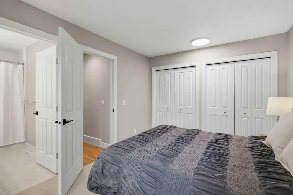 2727 6 Street NE Calgary AB T2E 8Y1