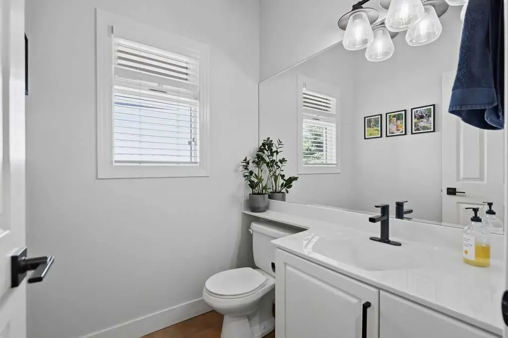 2727 6 Street NE Calgary AB T2E 8Y1