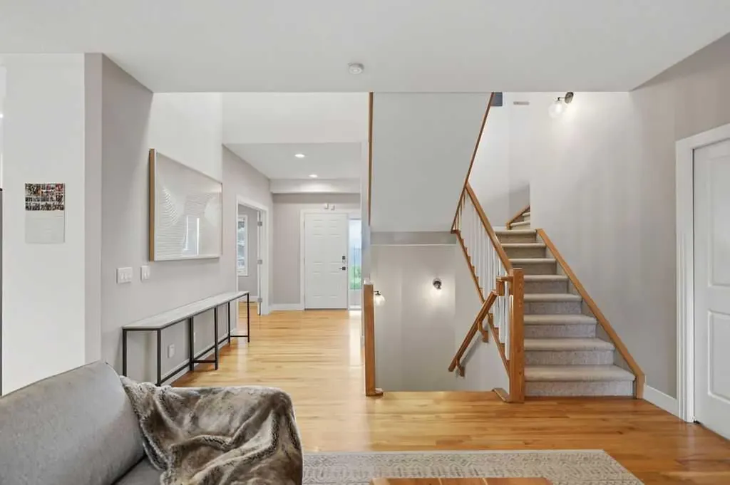 2727 6 Street NE Calgary AB T2E 8Y1