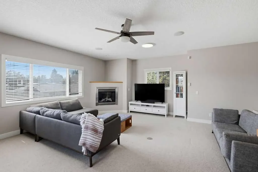2727 6 Street NE Calgary AB T2E 8Y1