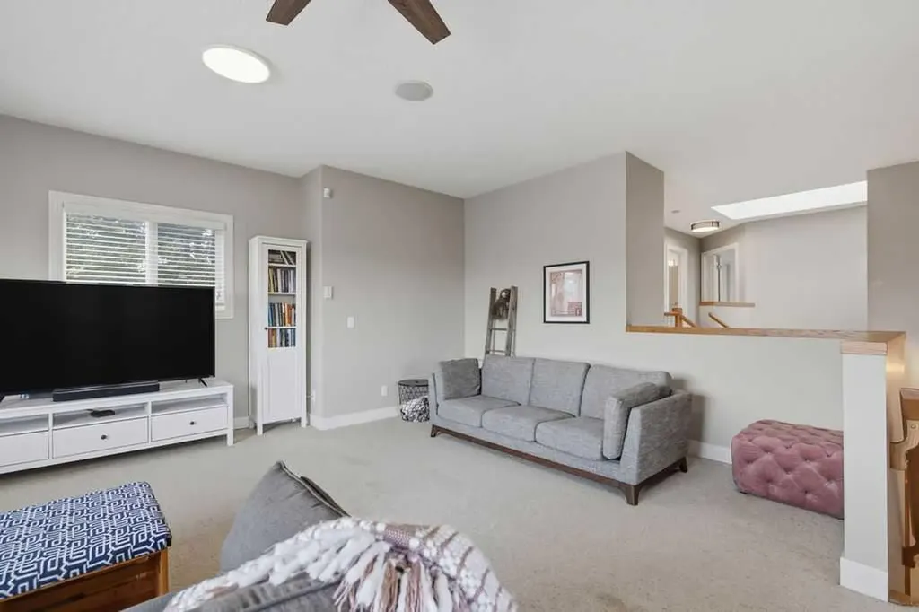 2727 6 Street NE Calgary AB T2E 8Y1