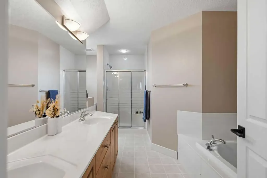 2727 6 Street NE Calgary AB T2E 8Y1