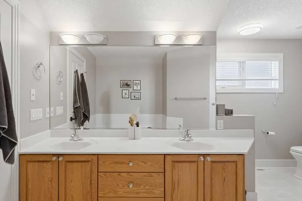 2727 6 Street NE Calgary AB T2E 8Y1
