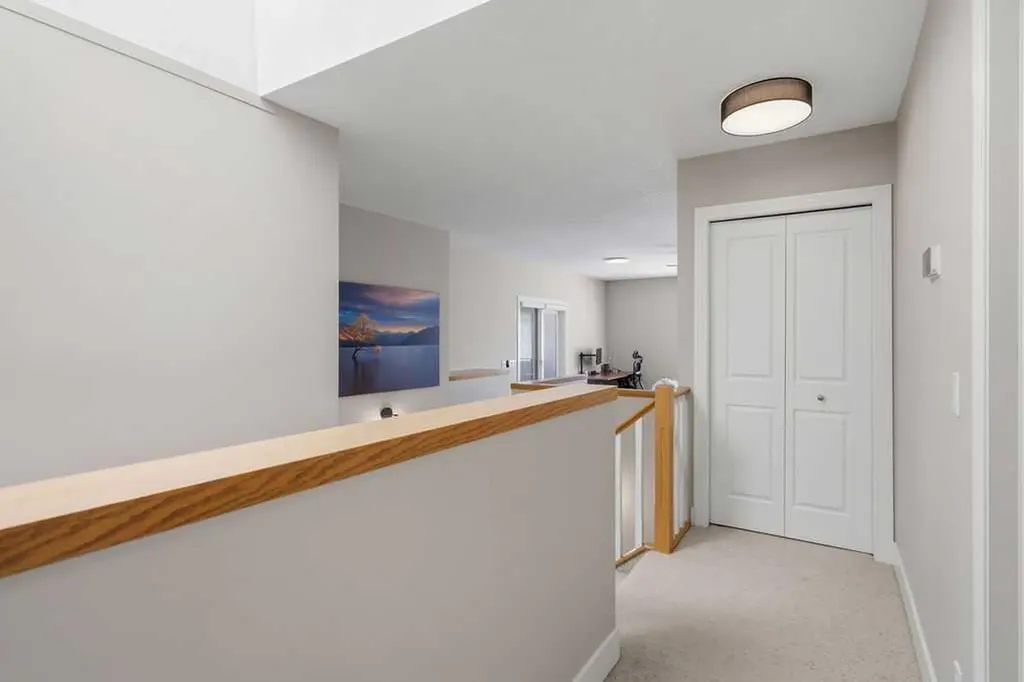 2727 6 Street NE Calgary AB T2E 8Y1