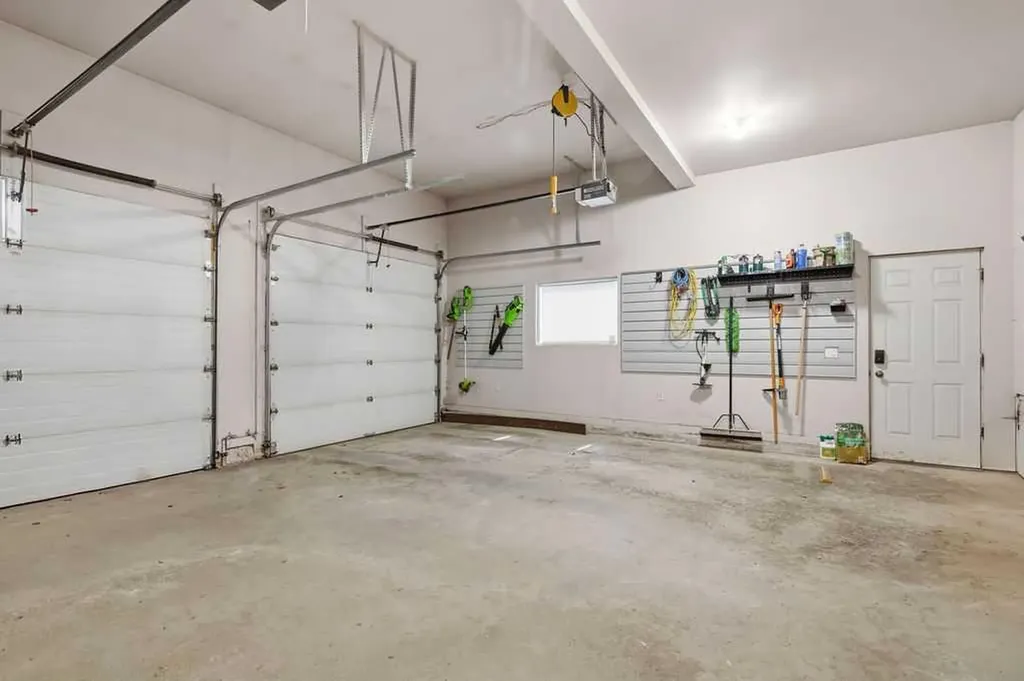 2727 6 Street NE Calgary AB T2E 8Y1