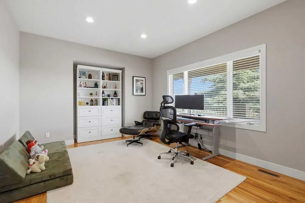 2727 6 Street NE Calgary AB T2E 8Y1