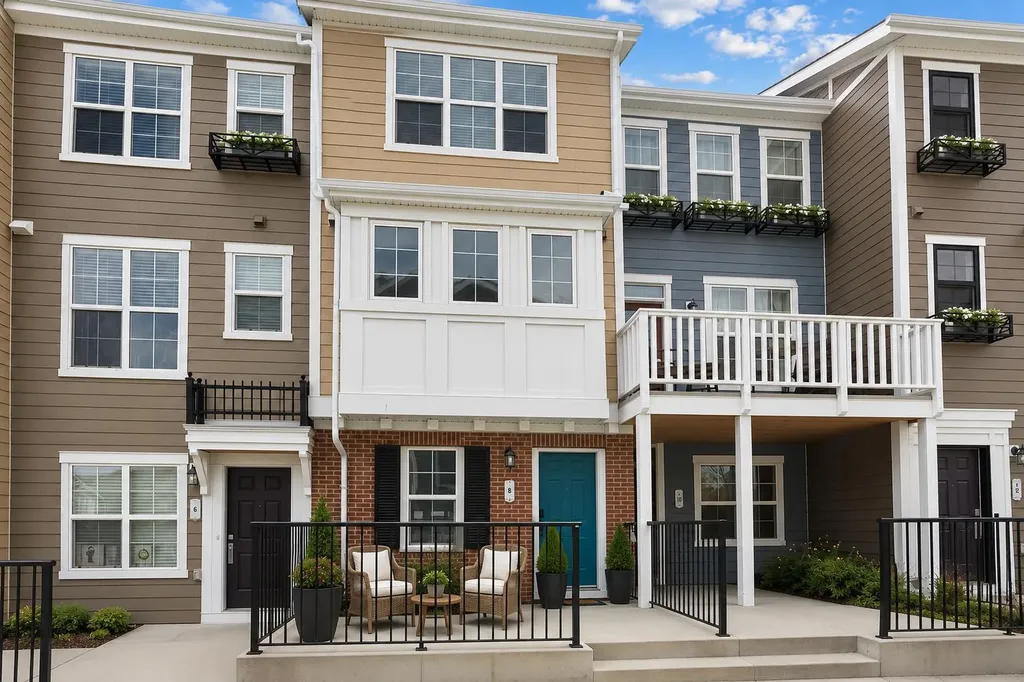 8 Sherwood Row NW Calgary AB T3R 0X1