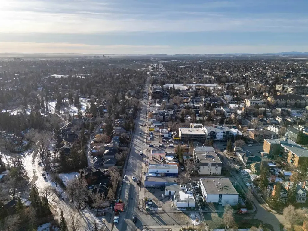 2611, 2613, 2615 14 Street SW Calgary AB T2T 3T9