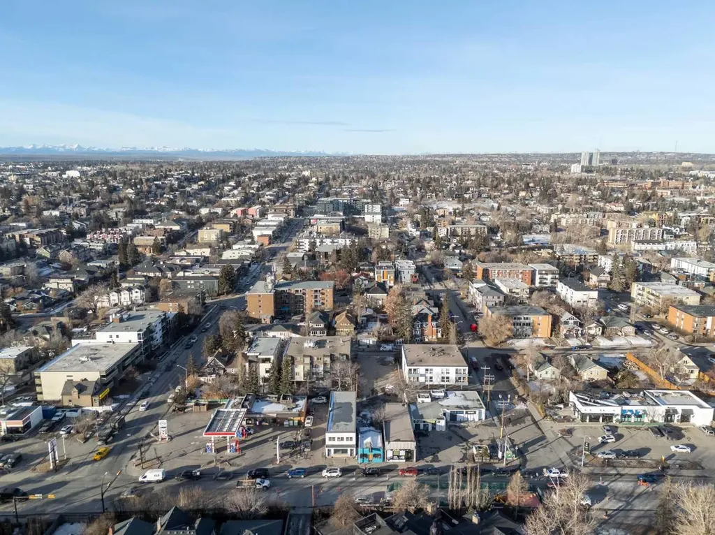 2611, 2613, 2615 14 Street SW Calgary AB T2T 3T9