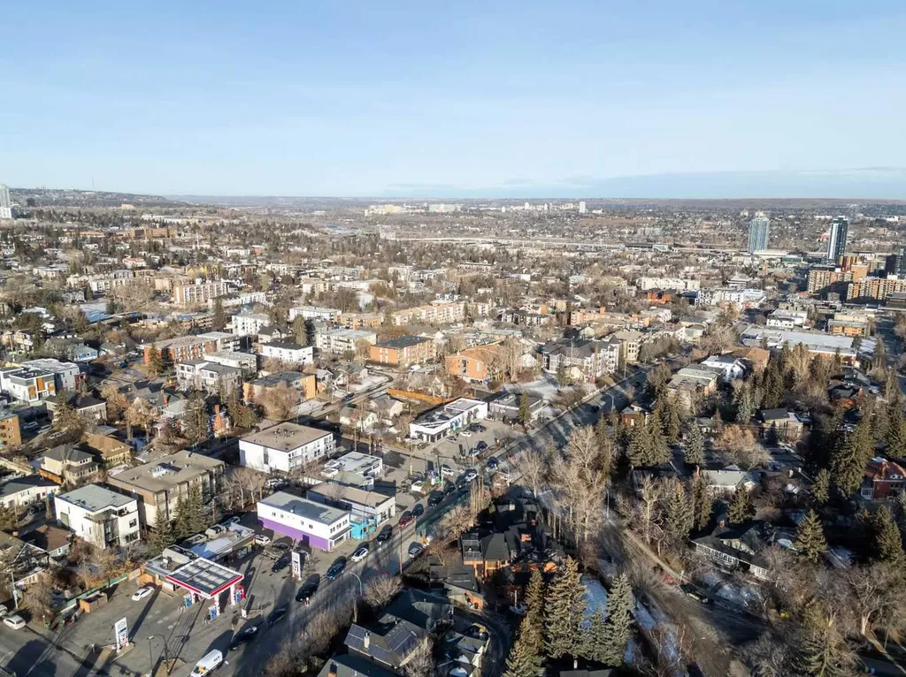 2611, 2613, 2615 14 Street SW Calgary AB T2T 3T9