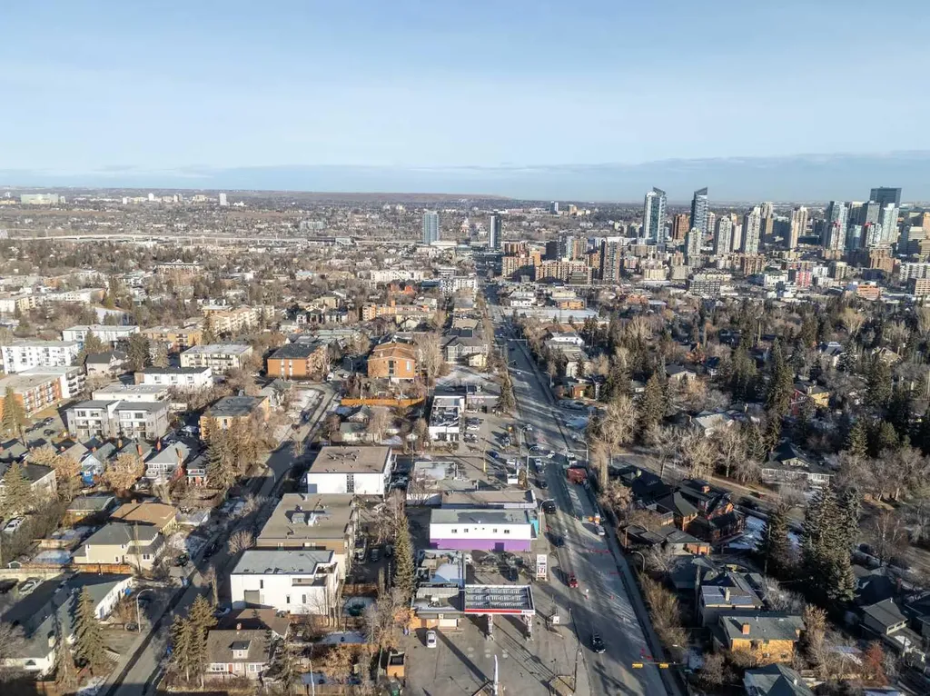 2611, 2613, 2615 14 Street SW Calgary AB T2T 3T9