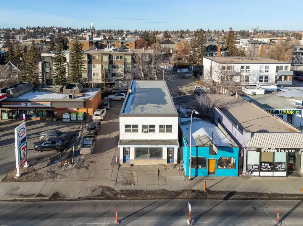 2611, 2613, 2615 14 Street SW Calgary AB T2T 3T9