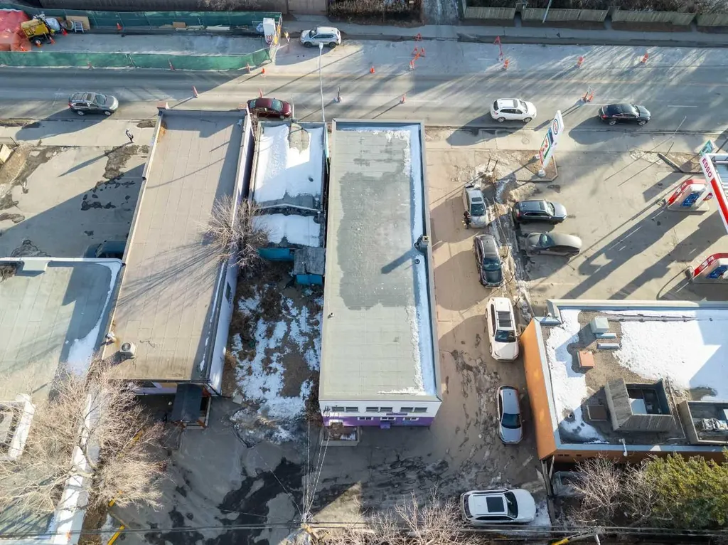 2611, 2613, 2615 14 Street SW Calgary AB T2T 3T9