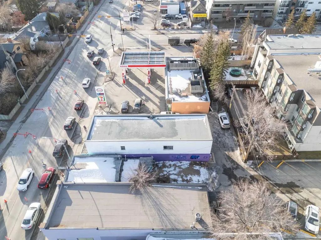2611, 2613, 2615 14 Street SW Calgary AB T2T 3T9