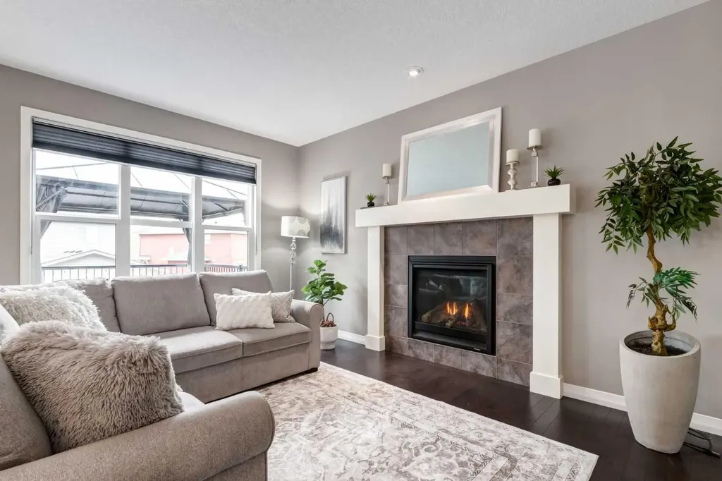 33 Evansglen Drive NW Calgary AB T3P0P4